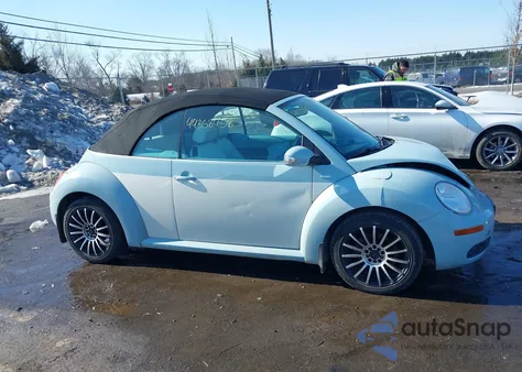2010 Volkswagen New Beetle 2.5L Final Edition z USA, uszkodzony, nr VIN 3VWRG3AL0AM009953
